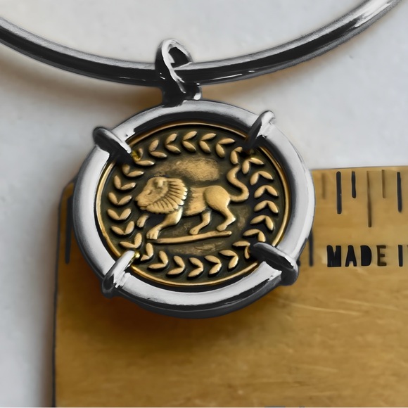 Vintage Elizabeth Taylor 6-Piece Roman Coin Necklace and Bracelet  Set - NIB - Picture 7 of 13